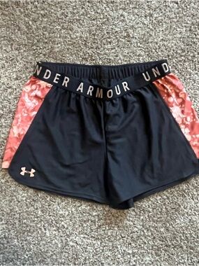 Under Armour Women’s HeatGear Loose Black/Pink Athletic Shorts Sz M